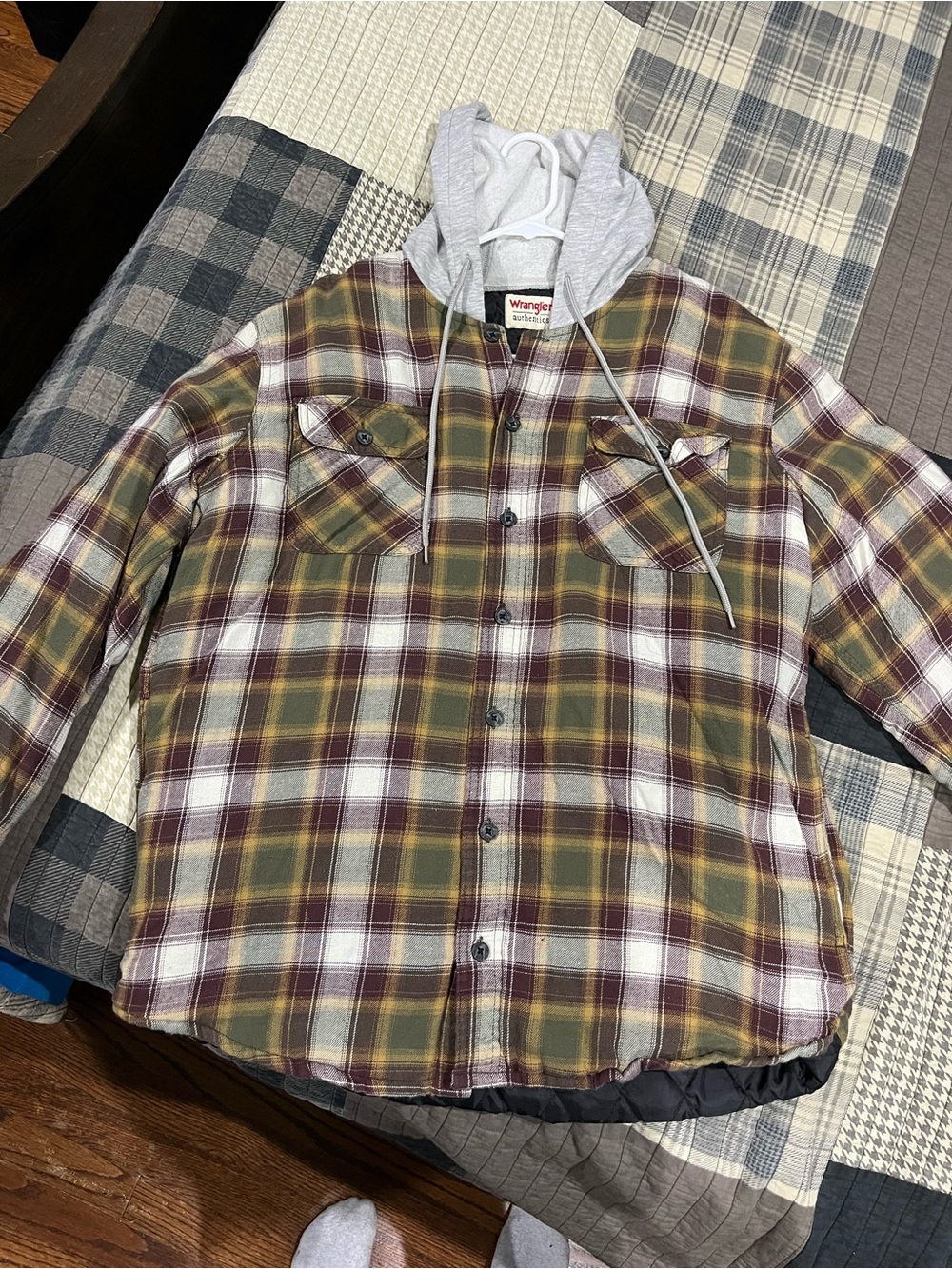 Wrangler Men’s Green/Burgundy Plaid Hooded Flannel shacket